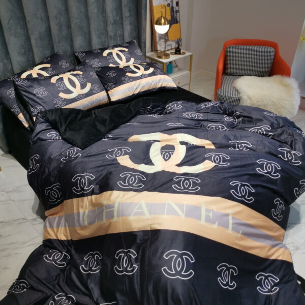 Black Gold Double C Design Chanel Luxury Brand Logo Bed Sheet Crystal Velvet Bedding Set