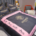 Black Pink Colour Luxury Branded Hermes Logo Design Bed Sheet Crystal Velvet 4 Pieces Bedding Set