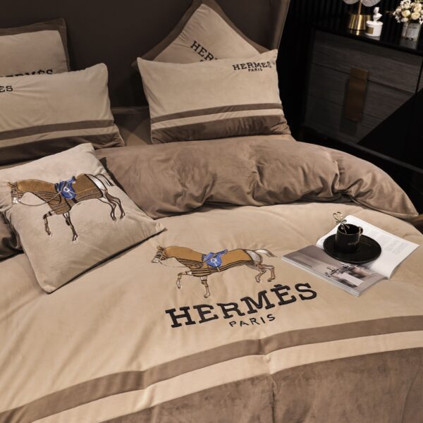 Brown Hermes Horse Milk Velvet Bedding Set