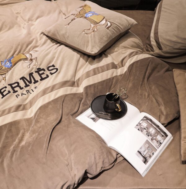 Brown Hermes Horse Milk Velvet Bedding Set