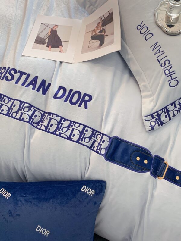 Simple Blue Christian Dior Design Milk Velvet Bedding Set