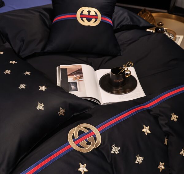 Gucci Black Gold Bee Luxury Branded Logo Bed Sheet Egyptian Cotton 4 Pieces Bedding Set