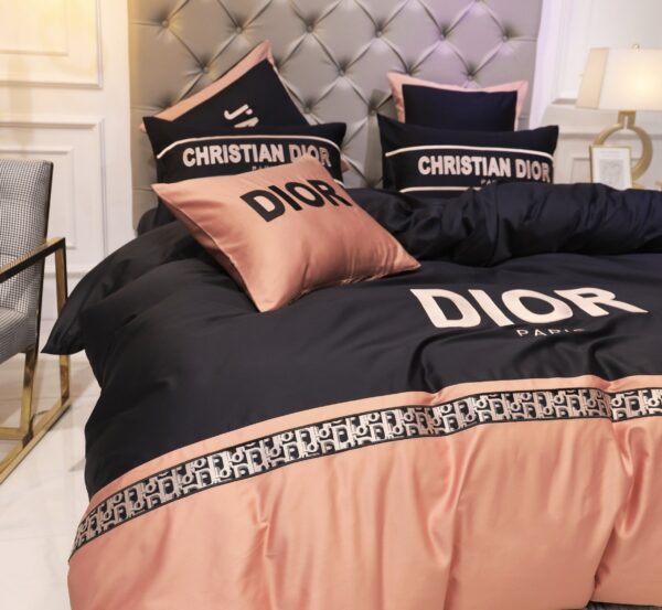 Christian Dior Luxury Branded Logo Design Egyptian Cotton 4 Pieces Bedding Set