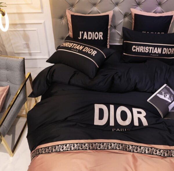 Christian Dior Luxury Branded Logo Design Egyptian Cotton 4 Pieces Bedding Set