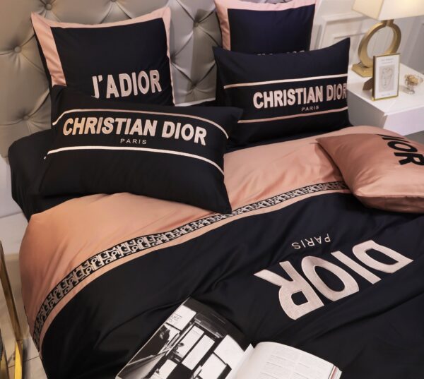 Christian Dior Luxury Branded Logo Design Egyptian Cotton 4 Pieces Bedding Set