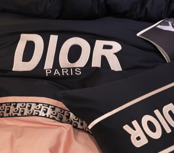 Christian Dior Luxury Branded Logo Design Egyptian Cotton 4 Pieces Bedding Set