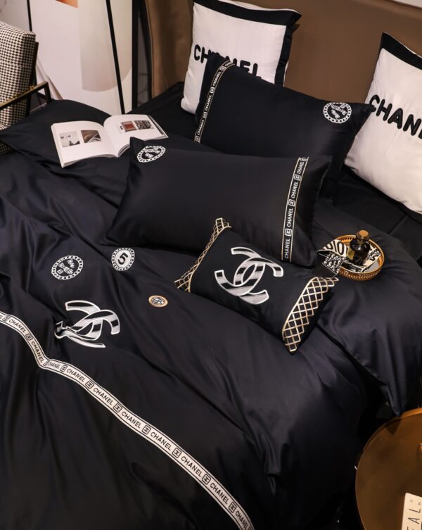 Classic Plain Black Chanel Logo Luxury Egyptian Cotton Bed Sheet 4 Pieces Bedding Set