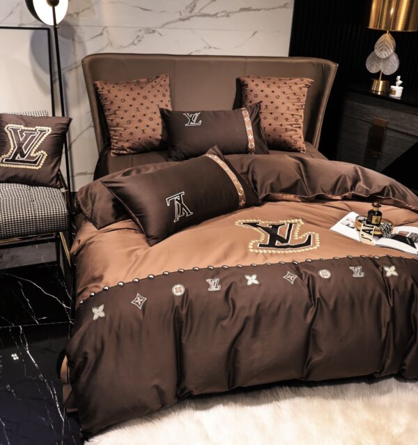 Louis Vuitton Luxury Branded Logo Bed Sheet Egyptian Cotton 4 Pieces Bedding Set