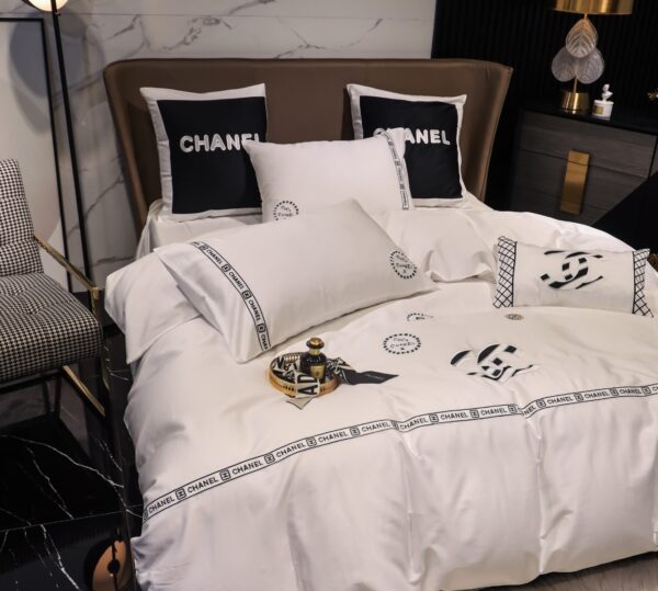 Plain White Double C Chanel Logo Design Bed Sheet Luxury Egyptian Cotton 4 Pieces Bedding Set