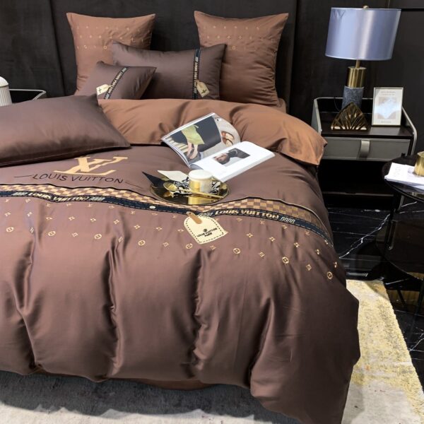 Luxury Branded Logo Louis Vuitton Bed Sheet Egyptian Cotton 4 Pieces Bedding Set