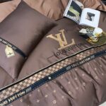 Luxury Branded Logo Louis Vuitton Bed Sheet Egyptian Cotton 4 Pieces Bedding Set