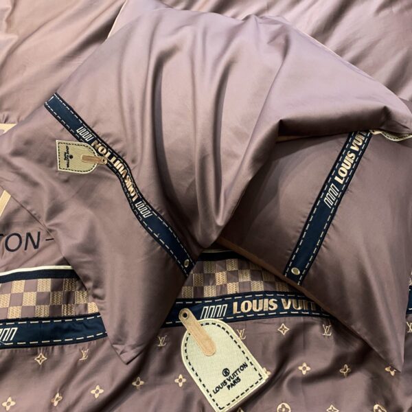 Luxury Branded Logo Louis Vuitton Bed Sheet Egyptian Cotton 4 Pieces Bedding Set