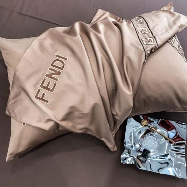 Fendi Roma Luxury Egyptian Cotton Bed Sheet Branded Logo Design 4 Pieces Bedding Set