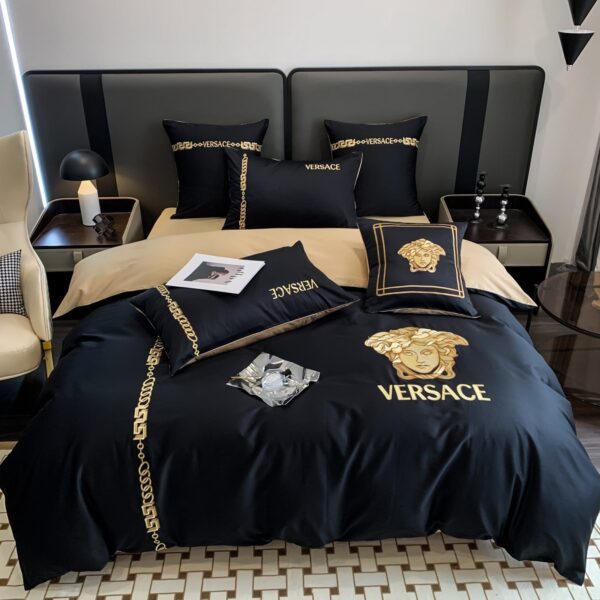 Versace Medusa Luxury Branded Logo Design Egyptian Cotton 4 Pieces Bedding Set