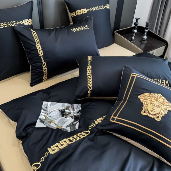 Versace Medusa Luxury Branded Logo Design Egyptian Cotton 4 Pieces Bedding Set