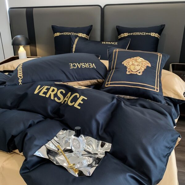 Versace Medusa Luxury Branded Logo Design Egyptian Cotton 4 Pieces Bedding Set