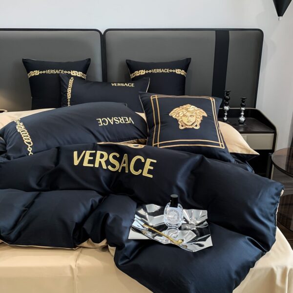 Versace Medusa Luxury Branded Logo Design Egyptian Cotton 4 Pieces Bedding Set