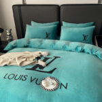 Tiffany Blue Design Plain Louis Vuitton LV Luxury Branded Logo Bed Sheet Crystal Velvet Bedding Set