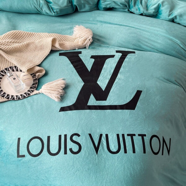 Tiffany Blue Design Plain Louis Vuitton LV Luxury Branded Logo Bed Sheet Crystal Velvet Bedding Set