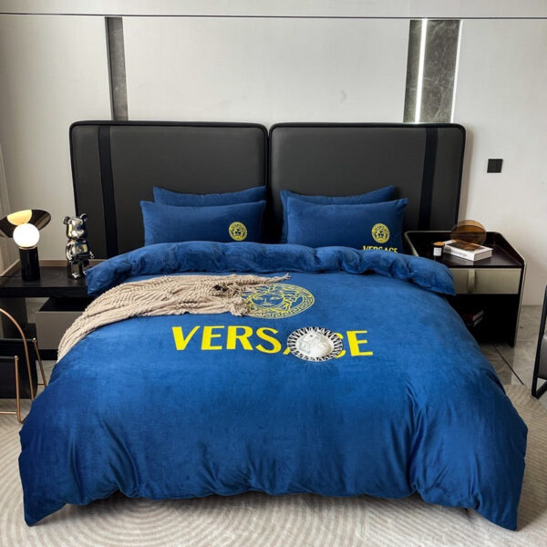 Dark Blue Plain Design Bed Sheet Gold Versace Medusa Luxury Branded Logo Crystal Velvet Bedding Set