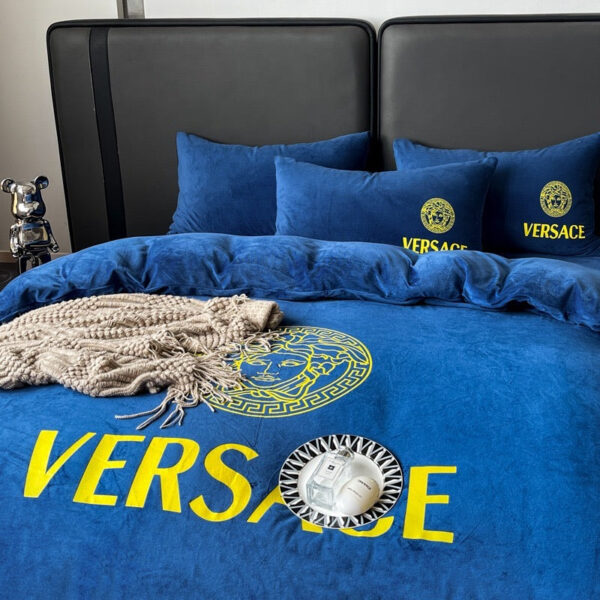 Dark Blue Plain Design Bed Sheet Gold Versace Medusa Luxury Branded Logo Crystal Velvet Bedding Set